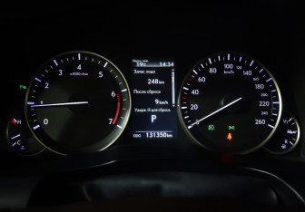 Подержанный автомобиль Lexus ES 2017 года (16 фото)