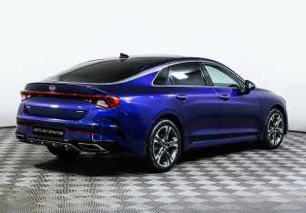 Подержанный автомобиль Kia K5 2021 года (5 фото)