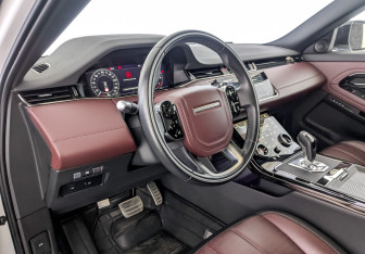 Подержанный автомобиль Land Rover Range Rover Evoque 2021 года (16 фото)