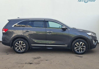 Подержанный автомобиль Kia Sorento 2016 года (4 фото)