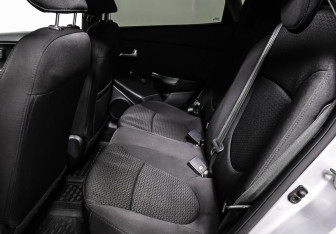 Подержанный автомобиль Kia Rio Hatchback 2017 года (12 фото)