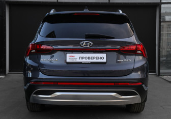 Подержанный автомобиль Hyundai Santa Fe 2022 года (5 фото)