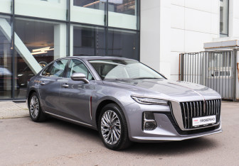 Подержанный автомобиль Hongqi H5 2024 года (3 фото)