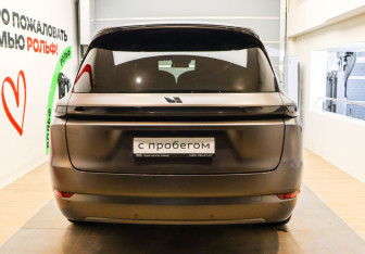 Подержанный автомобиль LiXiang L9 2024 года (5 фото)