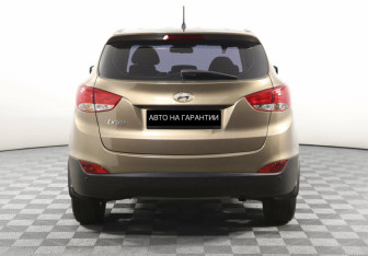 Подержанный автомобиль Hyundai ix35 2014 года (4 фото)