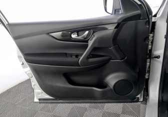 Подержанный автомобиль Nissan Qashqai 2018 года (19 фото)