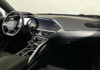 Подержанный автомобиль Geely Tugella 2022 года (9 фото)