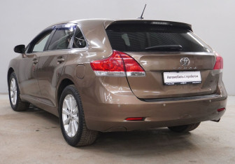 Подержанный автомобиль Toyota Venza 2009 года (7 фото)