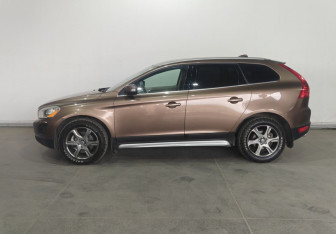 Подержанный автомобиль Volvo XC60 2012 года (7 фото)