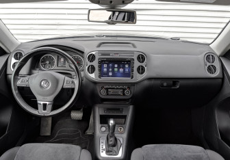 Подержанный автомобиль Volkswagen Tiguan 2015 года (14 фото)