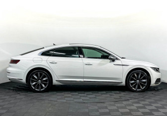 Подержанный автомобиль Volkswagen Arteon 2020 года (4 фото)