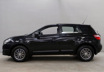 Подержанный автомобиль Nissan Qashqai 2012 года (4 фото)