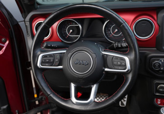 Подержанный автомобиль Jeep Wrangler 2020 года (18 фото)