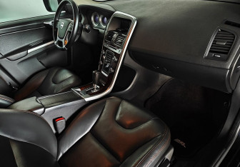 Подержанный автомобиль Volvo XC60 2011 года (9 фото)