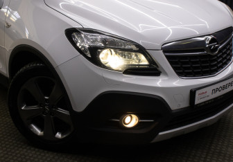 Подержанный автомобиль Opel Mokka 2013 года (22 фото)