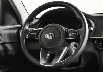 Подержанный автомобиль Kia Optima Sedan 2020 года (12 фото)