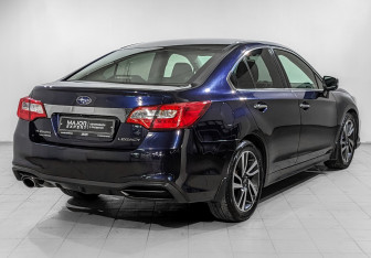 Подержанный автомобиль Subaru Legacy Sedan 2019 года (5 фото)