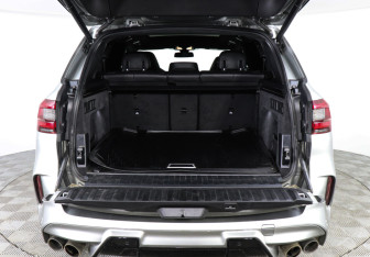 Подержанный автомобиль BMW X5 M 2021 года (9 фото)