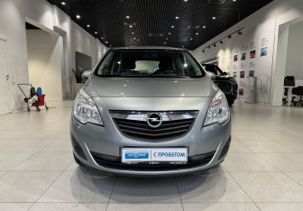 Подержанный автомобиль Opel Meriva 2012 года (2 фото)