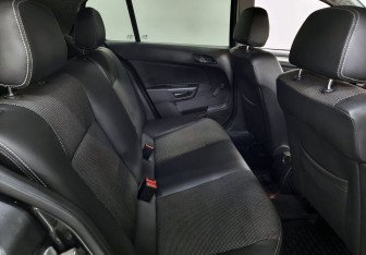 Подержанный автомобиль Opel Astra Hatchback 2010 года (12 фото)