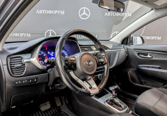 Подержанный автомобиль Kia Rio Hatchback 2021 года (16 фото)