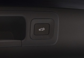 Подержанный автомобиль GAC GS8 2023 года (23 фото)