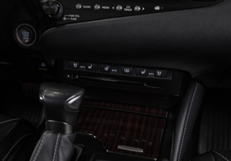 Подержанный автомобиль Lexus ES 2020 года (24 фото)