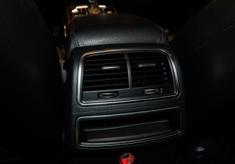 Подержанный автомобиль Audi A6 Sedan 2015 года (18 фото)