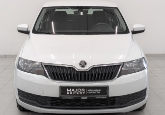 Подержанный автомобиль Skoda Rapid Liftback 2019 года (2 фото)