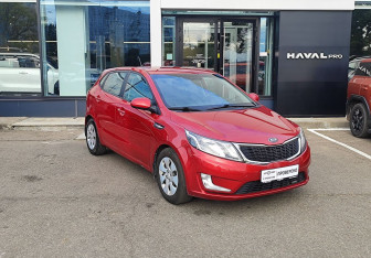 Подержанный автомобиль Kia Rio Hatchback 2014 года (3 фото)