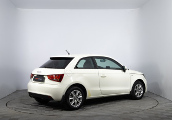 Подержанный автомобиль Audi A1 2011 года (5 фото)