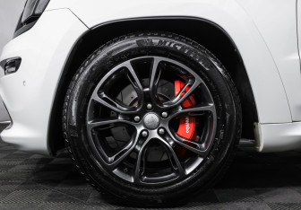 Подержанный автомобиль Jeep Grand Cherokee 2014 года (30 фото)