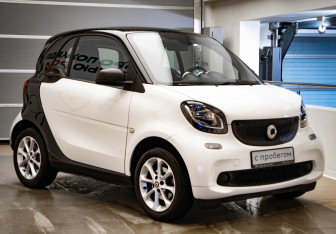 Подержанный автомобиль Smart Fortwo Hatchback 2018 года (3 фото)