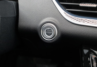 Подержанный автомобиль FAW Bestune B70 2023 года (20 фото)