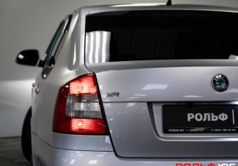 Подержанный автомобиль Skoda Octavia Liftback 2013 года (20 фото)