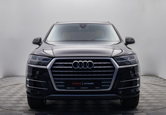 Подержанный автомобиль Audi Q7 2016 года (8 фото)