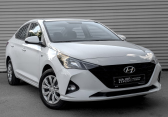 Подержанный автомобиль Hyundai Solaris Sedan 2021 года (3 фото)