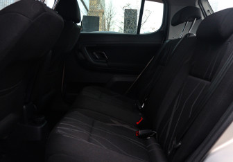 Подержанный автомобиль Skoda Fabia Hatchback 2014 года (11 фото)