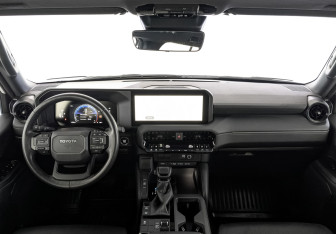 Подержанный автомобиль Toyota Land Cruiser Prado 2024 года (14 фото)