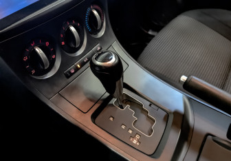 Подержанный автомобиль Mazda 3 Sedan 2012 года (27 фото)