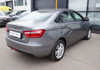 Подержанный автомобиль LADA (ВАЗ) Vesta Sedan 2017 года (5 фото)