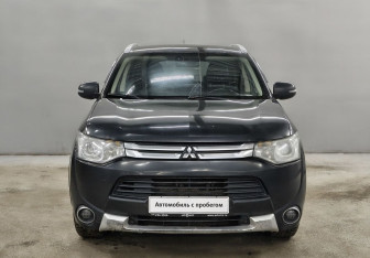 Подержанный автомобиль Mitsubishi Outlander 2014 года (2 фото)