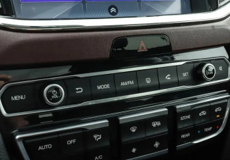 Подержанный автомобиль GAC GS8 2020 года (11 фото)