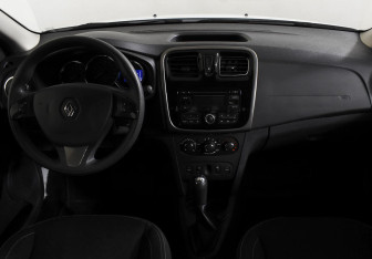 Подержанный автомобиль Renault Logan Sedan 2016 года (9 фото)