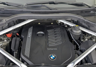Подержанный автомобиль BMW X5 2021 года (9 фото)