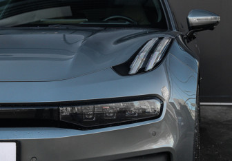 Подержанный автомобиль Zeekr 001 2022 года (32 фото)