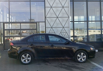 Подержанный автомобиль Mitsubishi Lancer Sedan 2008 года (4 фото)