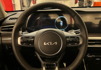 Новый Kia K5 2024 (8 фото)