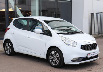 Подержанный автомобиль Kia Venga 2014 года (3 фото)