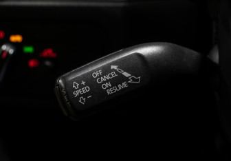 Подержанный автомобиль Volkswagen Touareg 2014 года (18 фото)